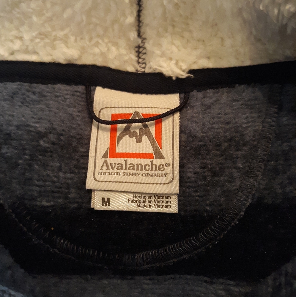 Avalanche sherpa sweater top sz medium *E - Picture 6 of 6